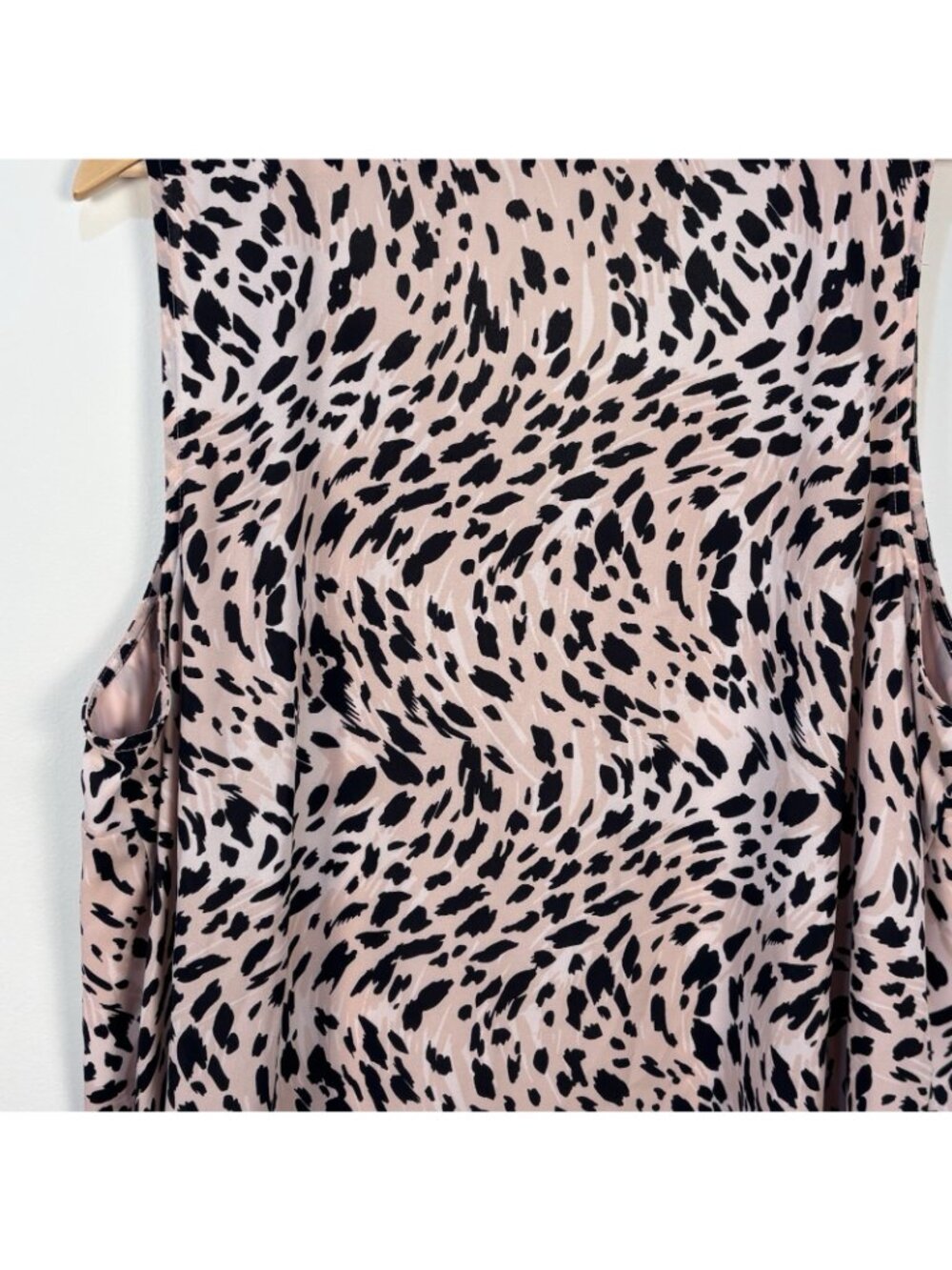 Nine West Womens Plus 2X Sleeveless Blouse Pink Black Animal Print V-neck Lined - Picture 9 of 16